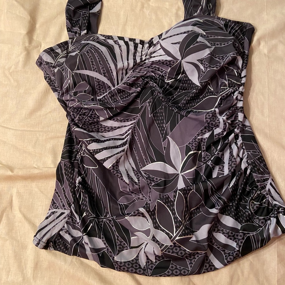 Beautiful 2 piece swim suit.